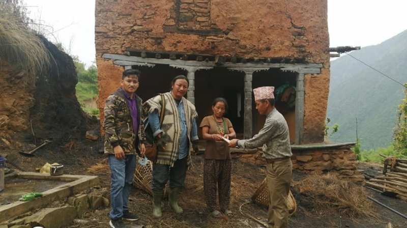 अग्नीपीडित परिवारलाई राहत प्रदान