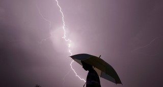 शक्तिशाली चक्रवात वायुका कारण देशैभर उच्च वर्षा हुने,उच्च सतर्कता अपनाउन आग्रह
