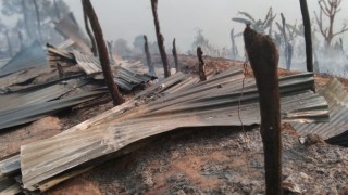 जंगलमा लागेको भीषण डढेलोले खोटाङमा चार घर जलेर नष्ट