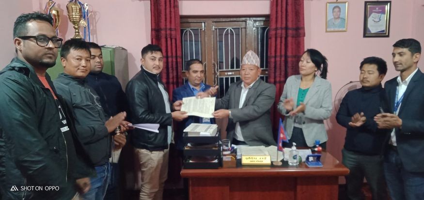 बैंकमार्फत सामाजिक सुरक्षा भत्ता वितरण गर्न गाउँपालिकाले गर्‍यो दुई बैंकसँग सम्झौता