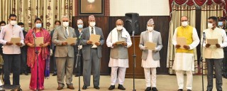 नवनियुक्त मन्त्रीले लिए राष्ट्रपतिबाट पद तथा गोपनियताको सपथ (सूचीसहित)