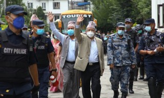 सनाखतका लागि नेकपा एकीकृत समाजवादीका नेताहरु निर्वाचन आयोगमा