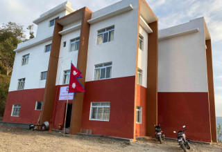 शिक्षकलाई जिम्मेवार बनाउन गाउँपालिकाले विद्यार्थीको होमवर्क चेक गर्ने