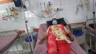 विद्यालयको हिसाव किताव खोज्ने शिक्षिकामाथि हातपात 