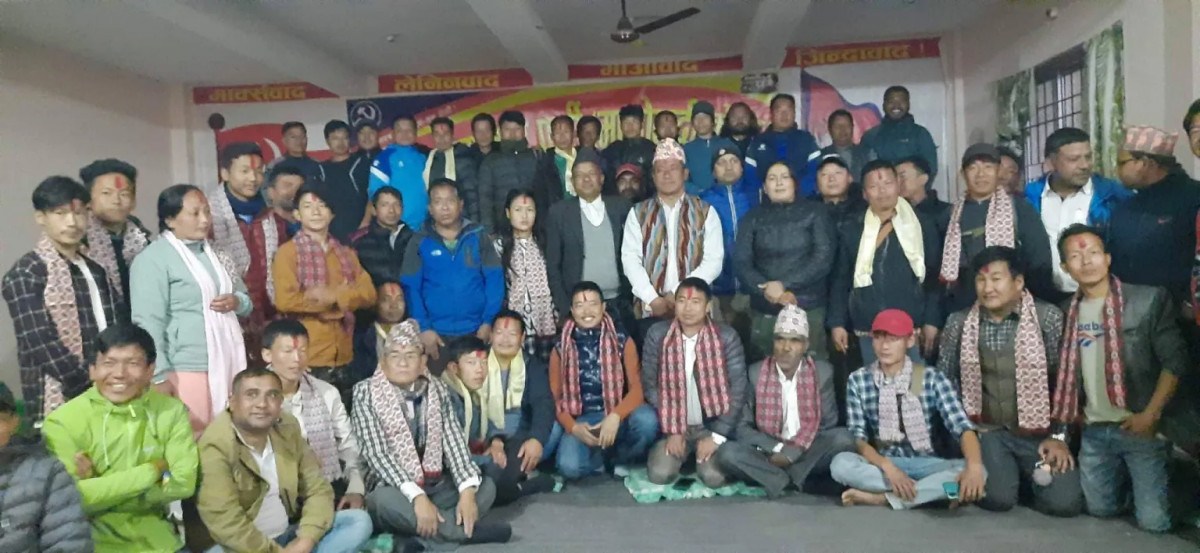 खोटाङमा जसपा र एमालेका ४४ नेता तथा कार्यकर्ता माओवादीमा प्रवेश