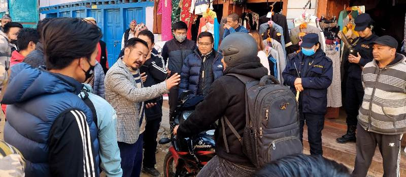 बन्दका कारण खोटाङमा यातायातका साधन ठप्प, दिक्तेलबजारका पसल समेत बन्द  