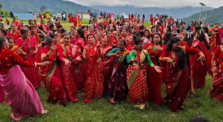 हिन्दु नारीहरुको महान चाड तीज : समूहिक नाचले दिक्तेल बजारको माहोल तातियो