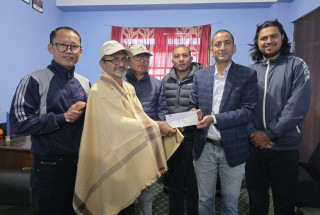 खोटाङमा ज्येष्ठ पत्रकार पेन्सन सुरु, वरिष्ठ पत्रकार कृष्ण आचार्यलाई तीन महिनाको रकम वितरण